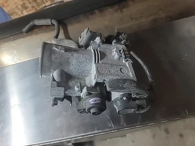 93'-97' Lexus SC300/GS300 Throttle Body Assembly 22200-46130 Foto 1 de 4