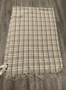 Neu mit Etikett Banana Republic Unisex grau/weiß/rosa karierter Schal 74"" x 25"" unverbindliche Preisempfehlung des Herstellers 50 $ - Bild 1 von 12