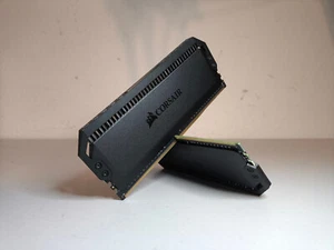 Corsair Dominator Platinum RGB RAM Kit 16GB DDR4-3200 CL16 Arbeitsspeicher - Bild 1 von 6
