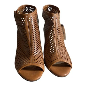 NWT Cognac Deanna Womens 7 Faux Leather Open Toe Block Heel Mules (TAN) - Picture 1 of 6