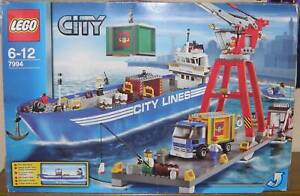 Lego City 7994 Grosser Hafen Frachtschiff 100% komplett Figuren OVP BA Sticker