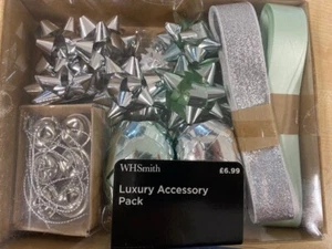 WH Smith Confezione Accessori Lusso - NUOVISSIMA - Foto 1 di 1