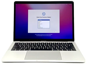 Apple MacBook Pro 2017 - 13" - i5-7360U - 8GB RAM - 128GB SSD (CRACKED SCREEN) - Afbeelding 1 van 14