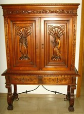 Credenza stile rinascimento spagnolo, XX secolo, ottimo stato. NO SPEDIZIONE