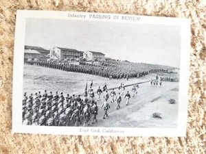 FANTERIA CHE PASSA IN RASSEGNA,FORT ORD,CA,1940.FOTO VINTAGE 3,5" x 2,5"^1 - Foto 1 di 3