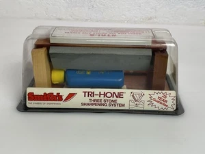 Smith's Vintage Tri-hone Three Stone Sharpening System - Original box Unused Nos - Picture 1 of 8