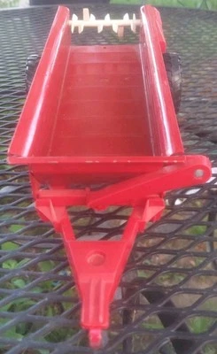 Ertl Red Manure Spreader, Trailer  - Image 1 of 4