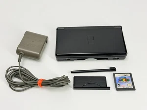 Pacchetto console portatile Nintendo DS Lite lucido/nero con Super Mario 64 DS - Foto 1 di 16