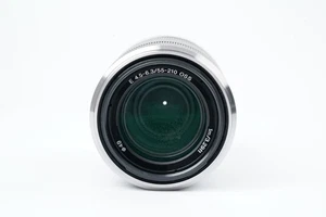 [Exc-] Sony E 55-210mm F/4.5-6.3 OSS SEL55210 silber E Mount #ZSA - Bild 1 von 3