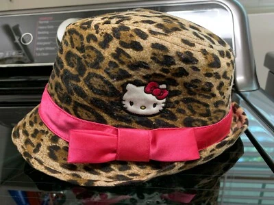 Hello Kitty Fedora 帽子 豹纹 粉色丝带 + 女孩 4-16 + 1 尺寸 适合所有  — 第 1/4 张图片