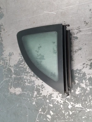 Cuarto de cristal trasero derecho Porsche Cayman S 987 2006 #4205 P1 Foto 1 de 4