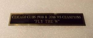 Placa de identificación grabada de los Chicago Cubs 1908 y 2016 para enmarcar latón negro con adornos dorados - Imagen 1 de 2