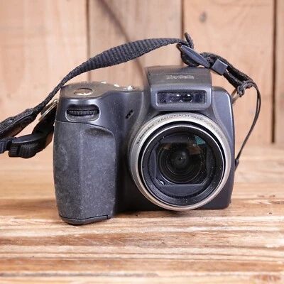 Kodak EasyShare DX6490 Digital Camera - Spares or Repair - Image 1 of 4