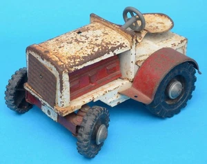 BOOMAROO QANTAS TRACTOR - vintage pressed steel - Picture 1 of 13
