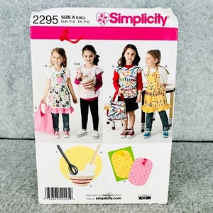 Simplicity 2295 Delantales Bolsas Soporte y Fieltro Accesorios Niños Patrón S L - Imagen 1 de 4