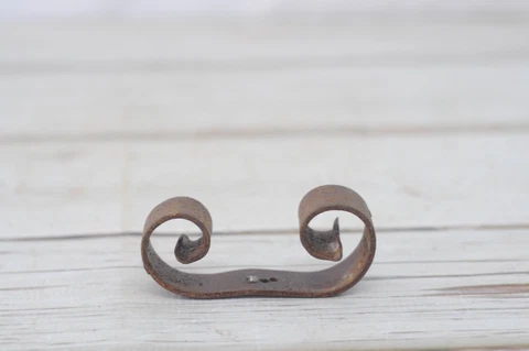 Vintage 4.5" Cast Iron Decorative Scroll Reddish Brown Possibly Fence Salvage Cover