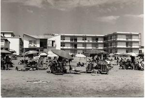 ud 283 - 1954 LIGNANO SABBIADORO (Udine) Albergo Casa al Mare - La spiaggia - VG - Foto 1 di 1