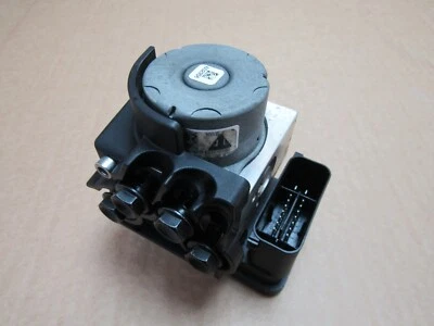 Triumph Bonneville Bobber 2017 ABS pump control unit module (10429) - Imagem 1 de 4