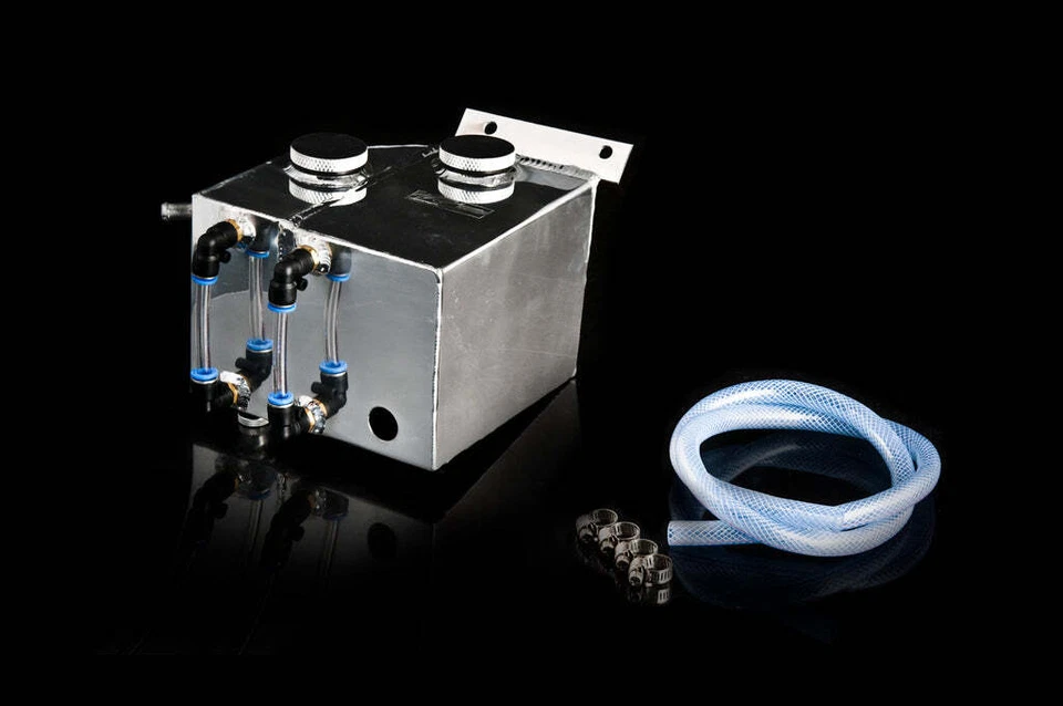 Arma R 02-05 para tanque de refrigerante y lavadora híbrido WRX y 04-05 STi Foto 1 de 1