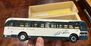 CORGI CLASSICS BUS GM 4505 GREYHOUND MOTORS NIB 1/50 SCALE MODEL 98602 - Picture 1 of 10
