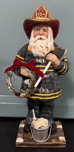 Vintage Feuerwehrmann Weihnachtsmann mit Holzsockel - Bild 1 von 13