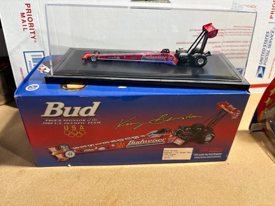 Jeff Gordon #24 Pepsi 1:32 Action Car 1:4 Helmet Set 1999 Limited Edition NC4252 - Image 1 of 1