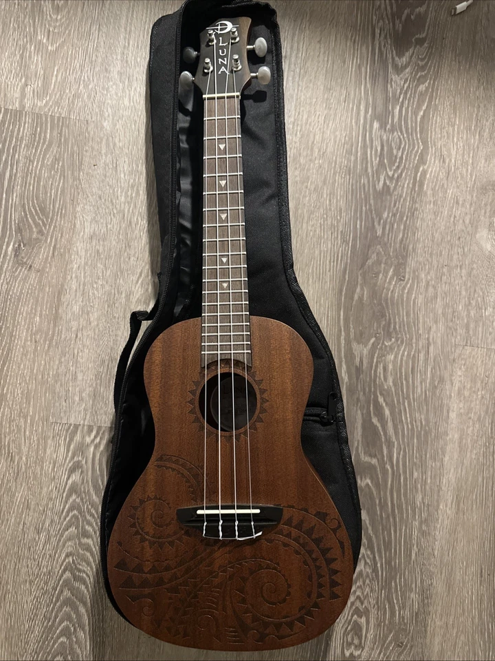 Ukulele acústico usado LUNA tatuagem mogno tenor - Imagem 1 de 1