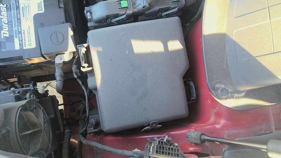 Caja de fusibles motor KIA SORENTO 16 17 18 Foto 1 de 1