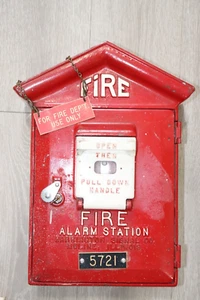 Vintage Harrington Signal Fire Alarm Box with Key - Picture 1 of 14
