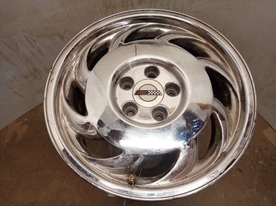 *PITS/RASH* 17x9.5 Aluminum wheel Rim (Left -Side) From 1988 CORVETTE 11974824 - Image 1 of 4