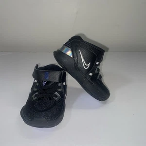 NEU Nike Kyrie Infinity "schwarz/metallic silber/concord" Kleinkind-Größe 4C - Bild 1 von 4