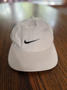 Nike Baseball Cap Women’s White - Picture 1 of 1