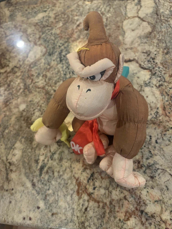 Boneca de brinquedo Donkey Kong pelúcia 9" Banpresto 1996 tafetá martelo estridente Japão - Imagem 1 de 4