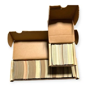 RIESIGES LOT 600+ VINTAGE TOPPS FOOTBALL BASEBALL BASKETBALL KARTEN 1980er 90er Donruss - Bild 1 von 2