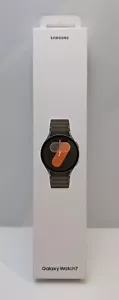 Samsung Galaxy Watch7 40mm Smart Watch - Green (SM-L300NZGAEUA) - Picture 1 of 3