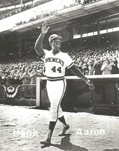 HANK AARON 8X10 PHOTO MILWAUKEE BREWERS BASEBALL PICTURE MLB - Picture 1 of 1