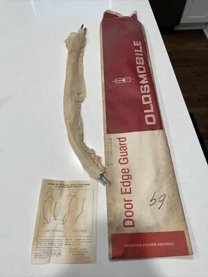 NOS GM 983022 1969 Oldsmobile 98 protectores de borde de puerta 4 puertas OEM Foto 1 de 4
