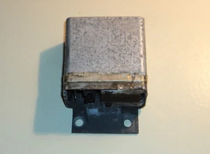 Ford Taunus 17M 20M P7 Harting B0130101 Lichtmaschinenregler alternatorregulator - Picture 1 of 4