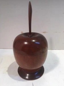 VINTAGE OLD WOOD CARVED APPLE BOX - Picture 1 of 6
