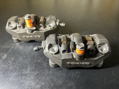 Juego de pinzas de freno delanteras #1386 Suzuki GSXR600 GSXR 600 2006-2007 Foto 1 de 4