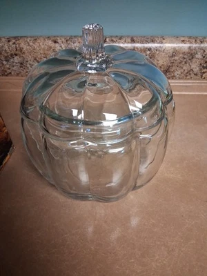 Plato de caramelo de calabaza Anchor Hocking con tapa 7" X 7” decoración de Halloween caja abierta Foto 1 de 4