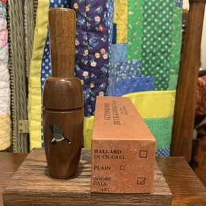 VINTAGE GLYNN SCOBEY SIGNED & PAINTED 1 GOOSE CALL BARREL & INSERT ARE BOTH WOOD - Picture 1 of 16