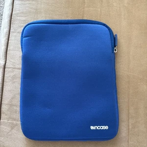Incase Neoprene Sleeve Cobalt Blue 8x10-NEW - Picture 1 of 5