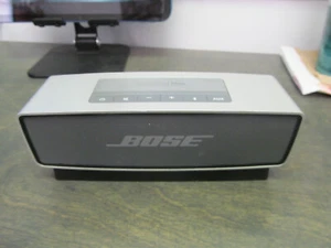 Bose SoundLink Mini Bluetooth Wireless Mobile Portable Speaker Silver NO CHARGER - Picture 1 of 7