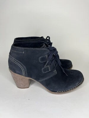 Clarks Artisan Lace Up Booties Heels Women Size US 8W Blue Suede Leather - Image 1 of 4
