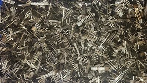 Lote de más de 100 transistores TO-92 surtidos varios componentes electrónicos aleatorios IC NUEVO - Imagen 1 de 9