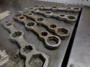 Agricultural Drain Plug Wrench. 7 Sizes of Hex and Square Headed Bung Bolts - Picture 1 of 5