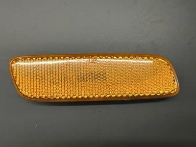 Carcasa marcadora delantera derecha OEM 2001-2005 Lexus IS300 2001-2005 dañada pero decente Foto 1 de 4