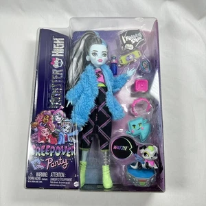 Monster High Doll G3 Creepover Party Frankie Stein Doll & Watzie Pet - scatola aperta - Foto 1 di 14