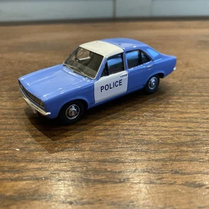 Vanguards Corgi 1:43 Hillman Avenger Avon & Somerset Police VA10405 #774 - Picture 1 of 10